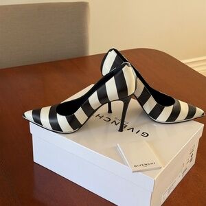 Givenchy size 40 zebra striped black and white leather pumps